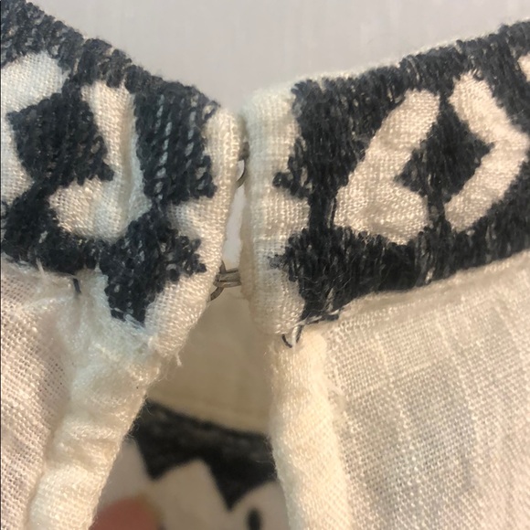 🌵ECOTÈ/ Sleeveless Emb Mock Neck Top 🌵 - Picture 5 of 7